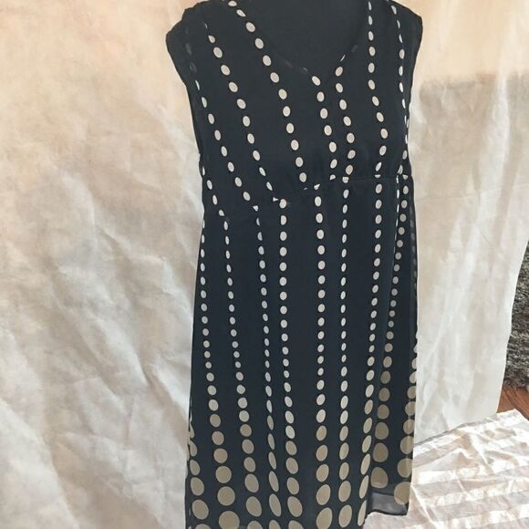 Apt 9 size 6 easy care dress beige black polka dot - Picture 5 of 5